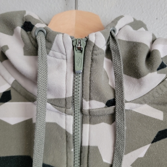 Nike Club Camo Full Zip Hoodie Men's Full Olive Camo Sportswear - Picture 4 of 8